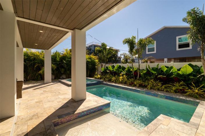 Image No.50-7 Bed Property for sale