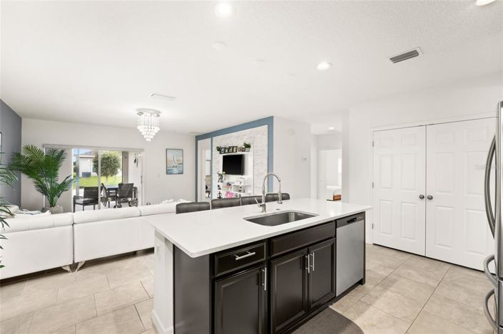 Image No.10-3 Bed Property for sale