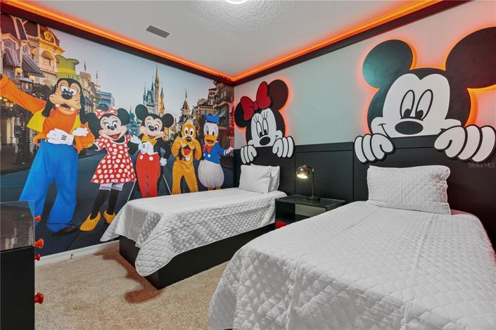 Image No.15-6 Bed Property for sale