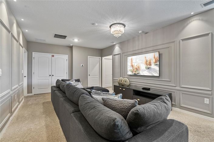 Image No.21-6 Bed Property for sale