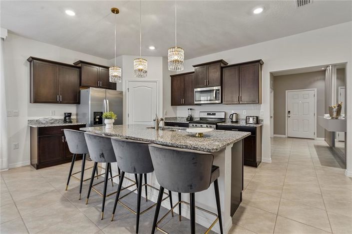 Image No.28-6 Bed Property for sale