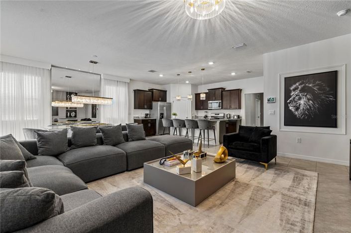 Image No.37-6 Bed Property for sale