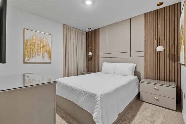 Image No.8-6 Bed Property for sale