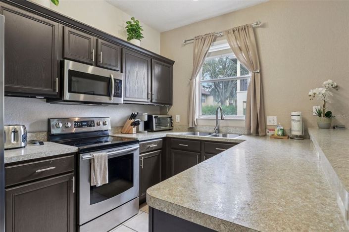 Image No.10-3 Bed Townhouse for sale