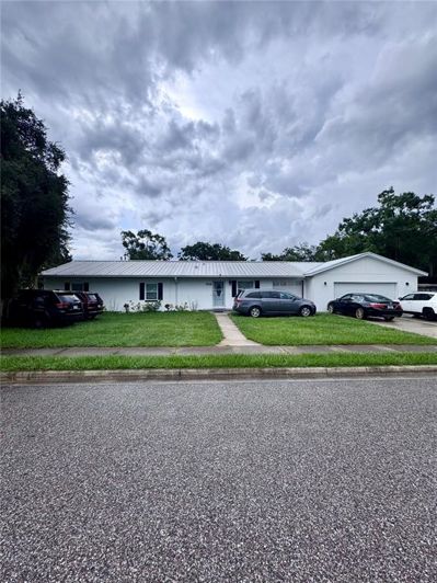 Image No.4-6 Bed Property for sale