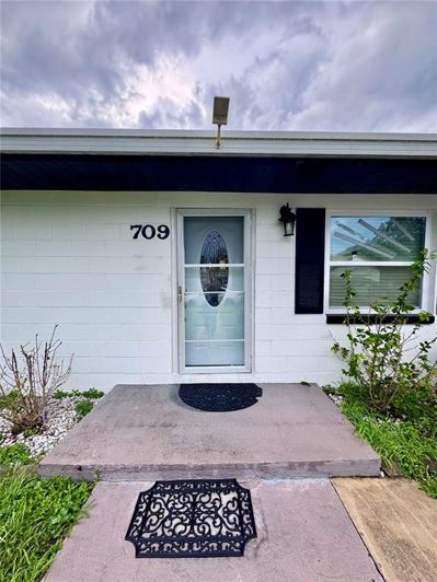 Image No.5-6 Bed Property for sale