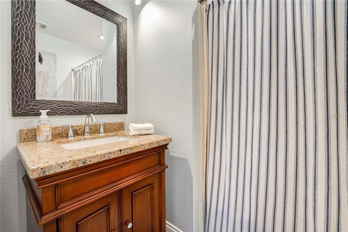 Image No.28-4 Bed Property for sale