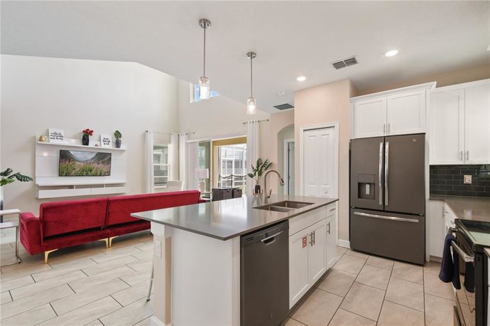 Image No.23-5 Bed Property for sale