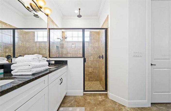 Image No.20-5 Bed Property for sale