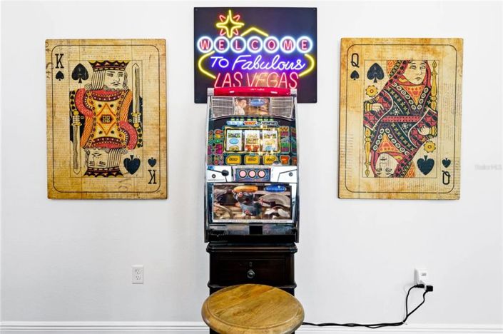 Image No.25-5 Bed Property for sale