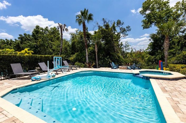 Image No.33-5 Bed Property for sale