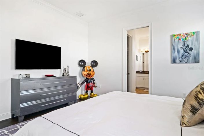 Image No.57-5 Bed Property for sale