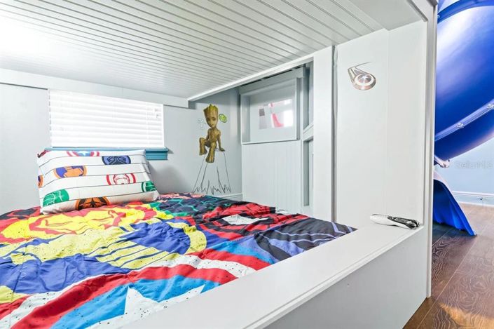 Image No.60-5 Bed Property for sale