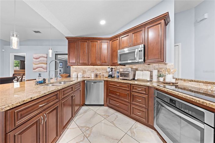 Image No.37-4 Bed Property for sale