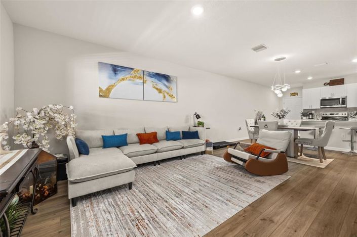 Image No.14-3 Bed Townhouse for sale