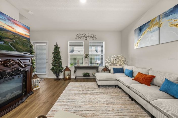 Image No.16-3 Bed Townhouse for sale