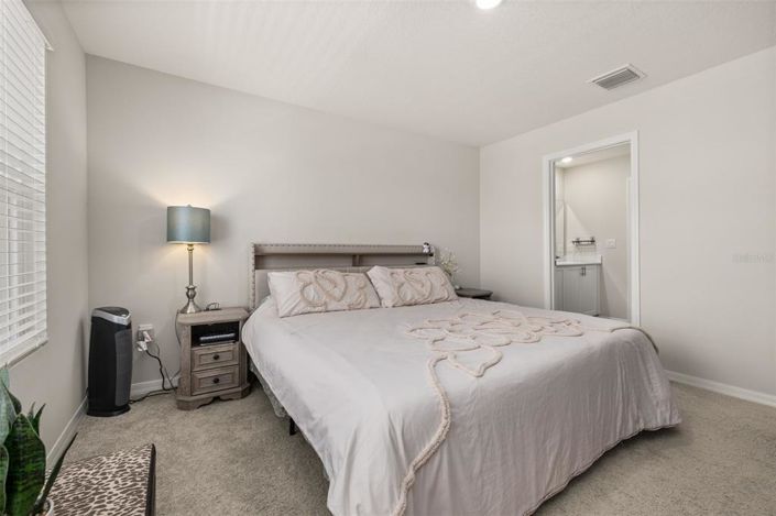 Image No.20-3 Bed Townhouse for sale