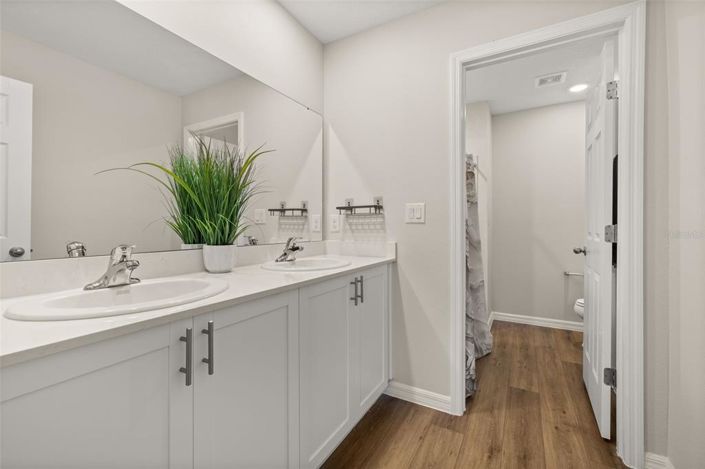 Image No.23-3 Bed Townhouse for sale