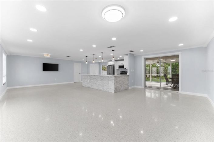 Image No.10-3 Bed Property for sale