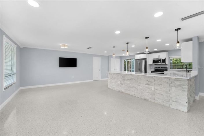 Image No.11-3 Bed Property for sale