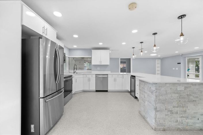 Image No.14-3 Bed Property for sale