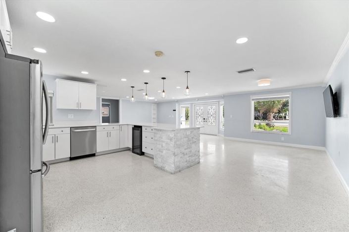 Image No.17-3 Bed Property for sale