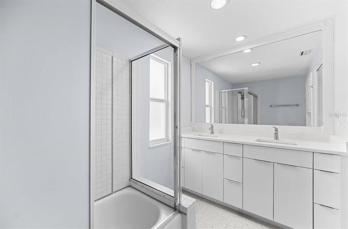 Image No.23-3 Bed Property for sale