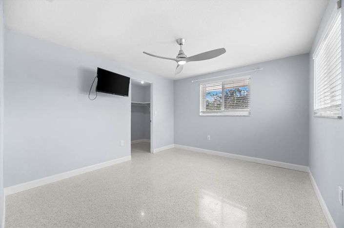 Image No.28-3 Bed Property for sale