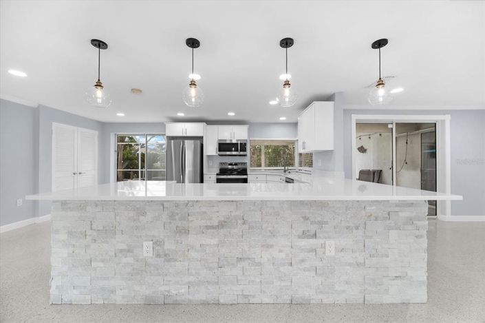 Image No.8-3 Bed Property for sale