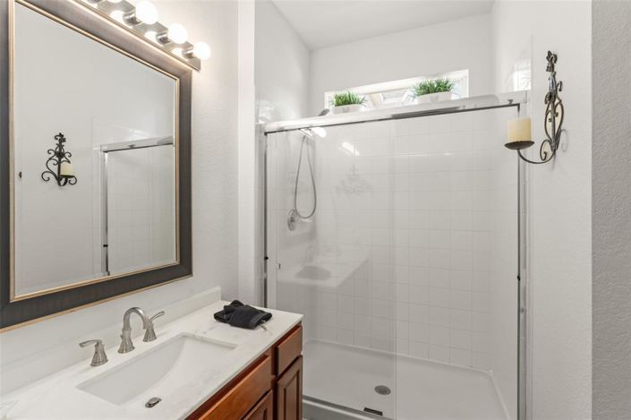 Image No.44-5 Bed Property for sale