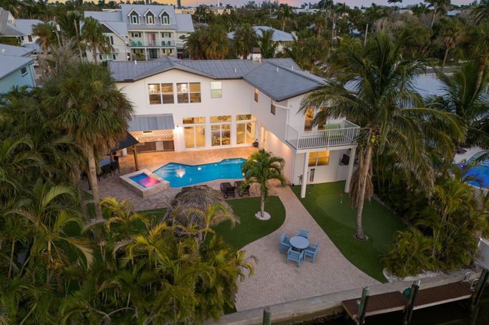 Image No.1-5 Bed Property for sale