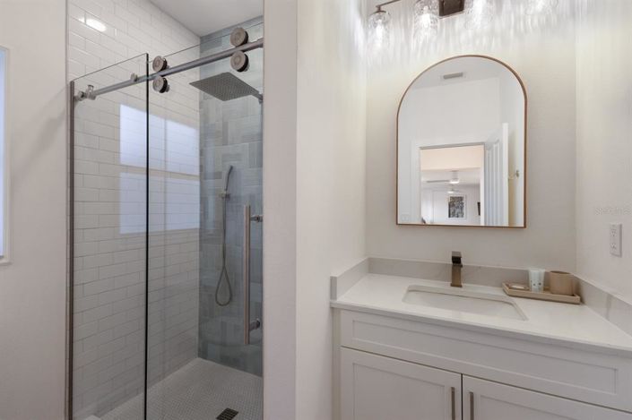 Image No.25-5 Bed Property for sale