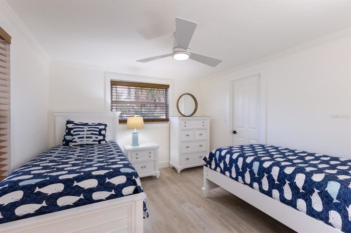 Image No.26-5 Bed Property for sale