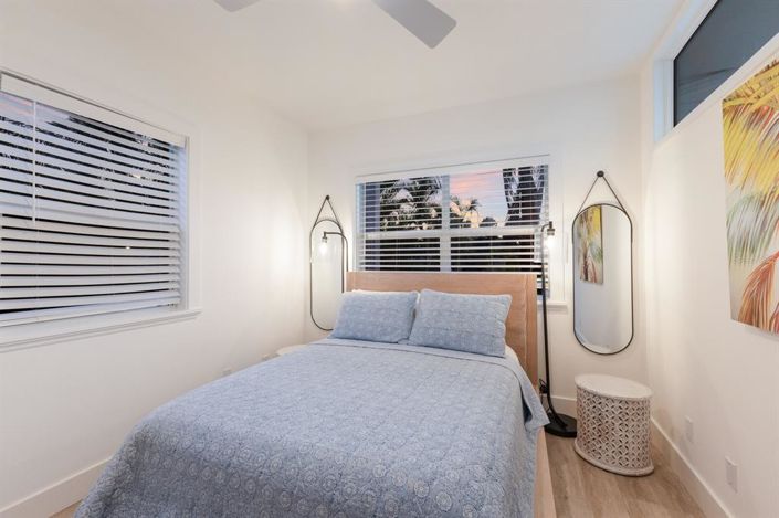 Image No.28-5 Bed Property for sale