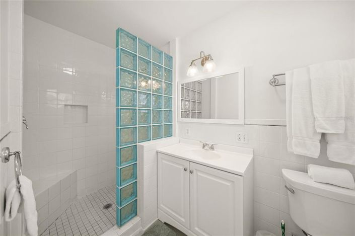 Image No.18-3 Bed Property for sale