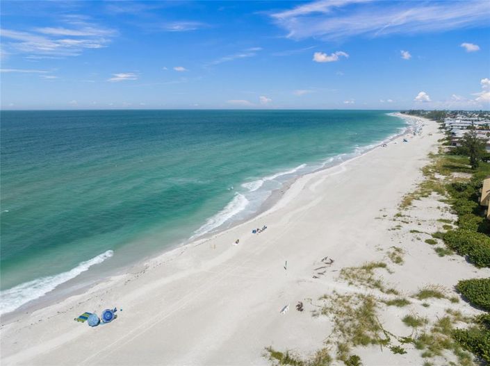 Image No.28-3 Bed Property for sale