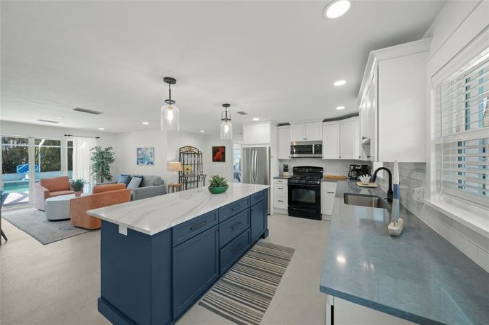 Image No.3-3 Bed Property for sale