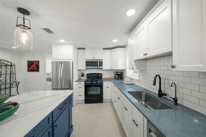 Image No.4-3 Bed Property for sale