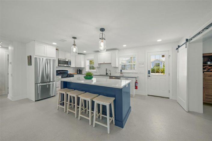 Image No.6-3 Bed Property for sale