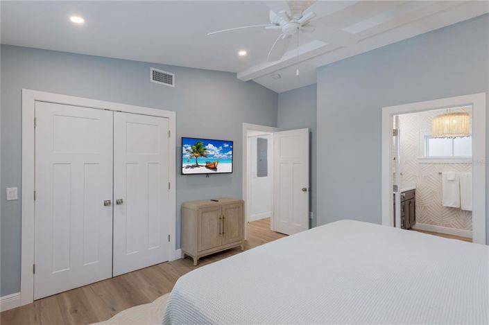 Image No.13-3 Bed Property for sale