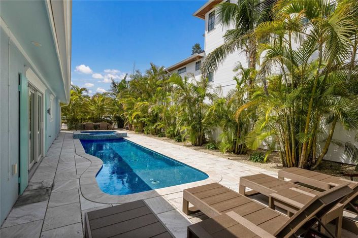 Image No.23-3 Bed Property for sale