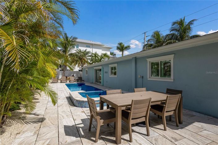 Image No.24-3 Bed Property for sale