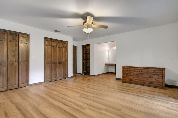 Image No.16-4 Bed Property for sale