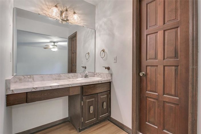 Image No.17-4 Bed Property for sale