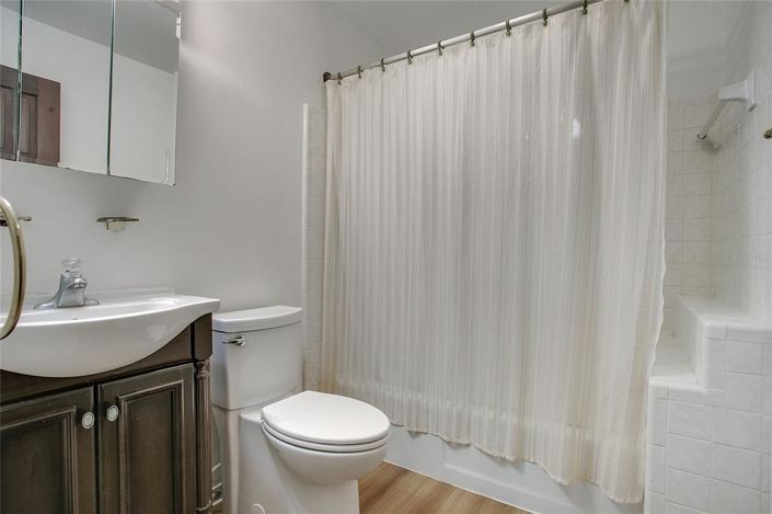 Image No.19-4 Bed Property for sale