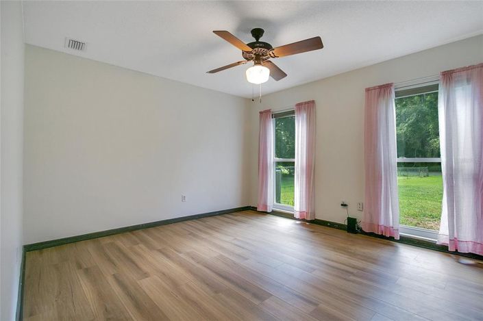 Image No.20-4 Bed Property for sale