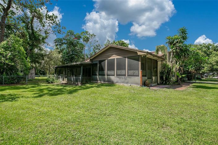 Image No.28-4 Bed Property for sale