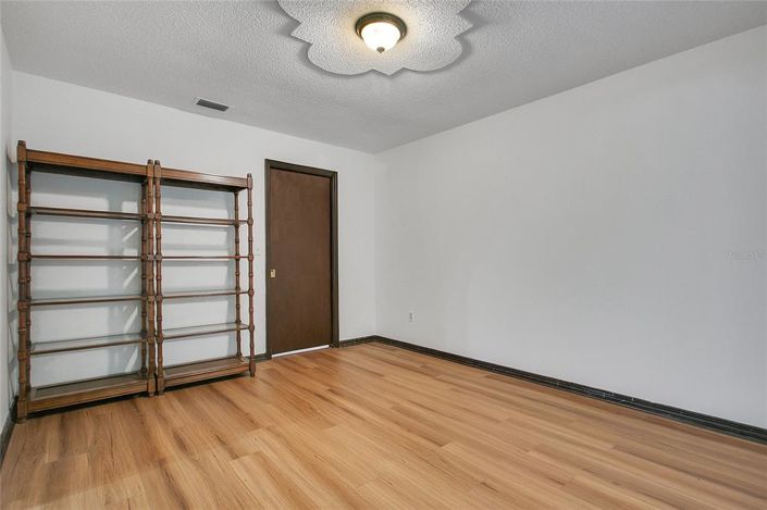 Image No.9-4 Bed Property for sale