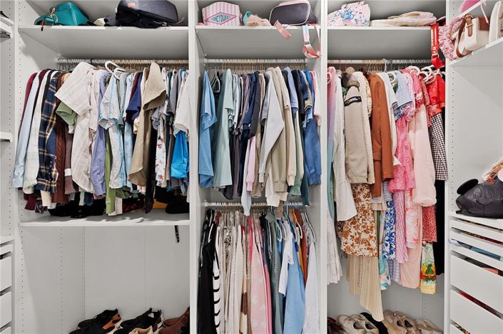 Image No.24-3 Bed Property for sale