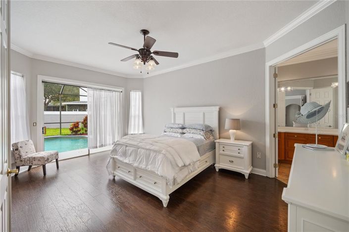 Image No.15-5 Bed Property for sale